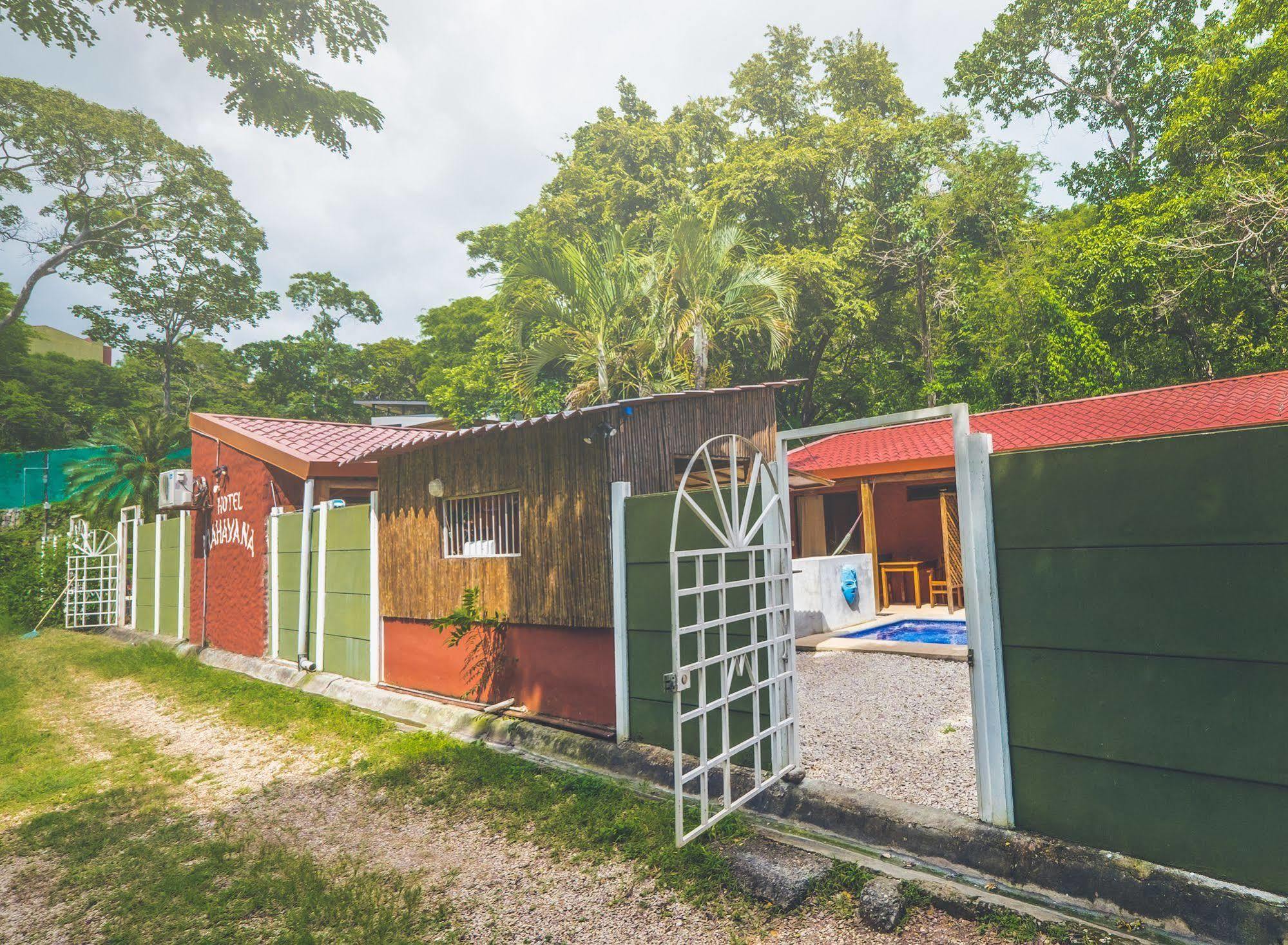 Hotel Mahayana Tamarindo Exterior foto